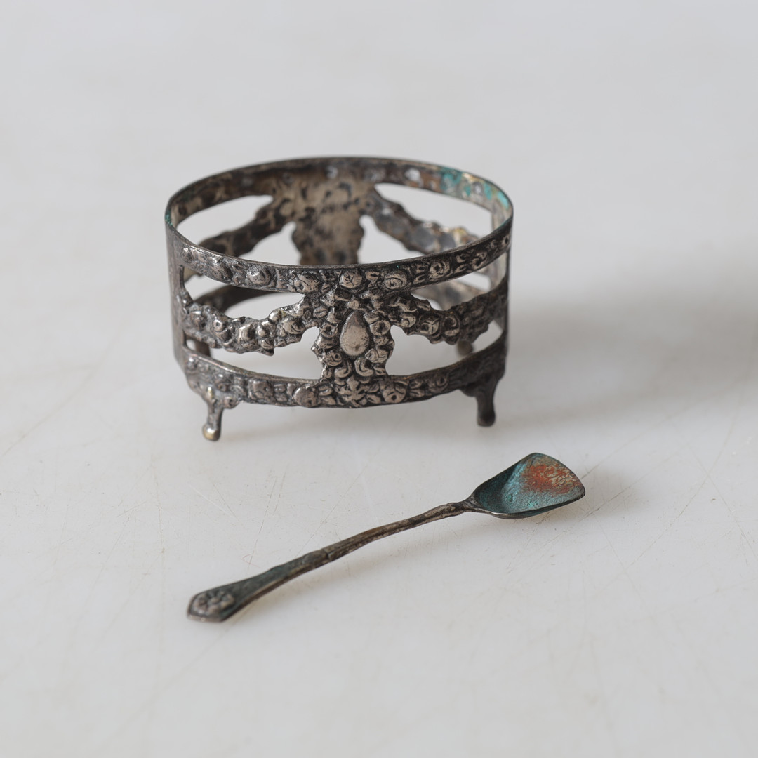 SALTKAR, silver med glasinsats, 1950-tal. Totalvikt ca 23,8 gram exklusive insats.
