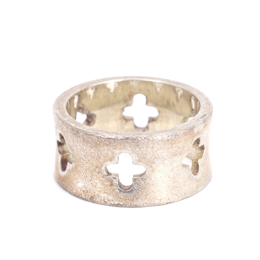 SILVER RING.
