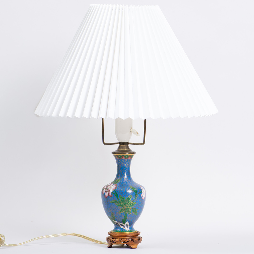 CLOISONNÉ VASE ombygget til lampe. Kina. 20 århundrede.
