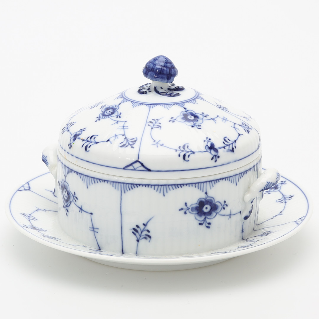 SERVISDELAR, 4 delar, "Musselmalet halvblond", modell 494, Royal Copenhagen, Danmark.