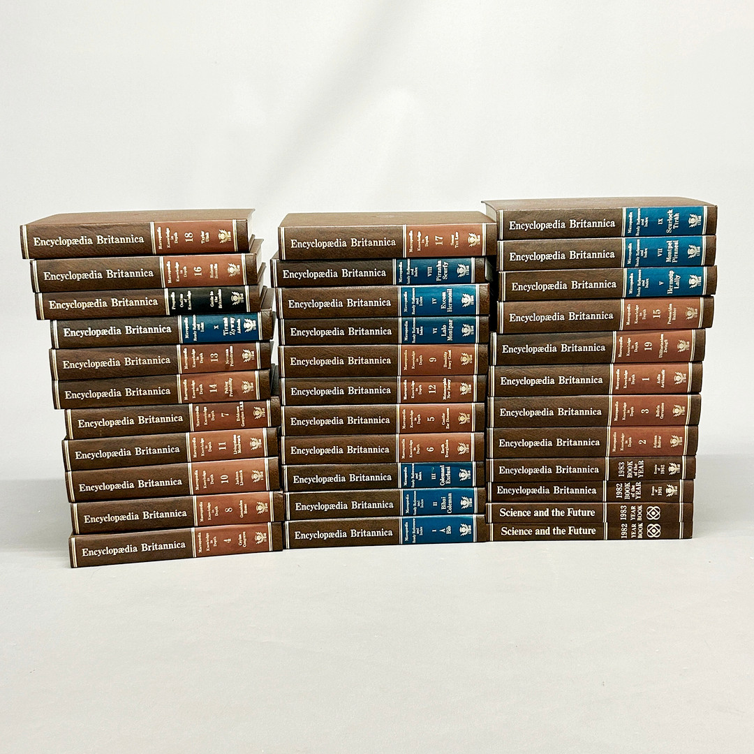 ENCYCLOPEDIA BRITANNICA BOOKS.