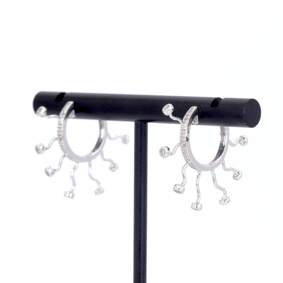 18CT DIAMOND HOOP EARRINGS.