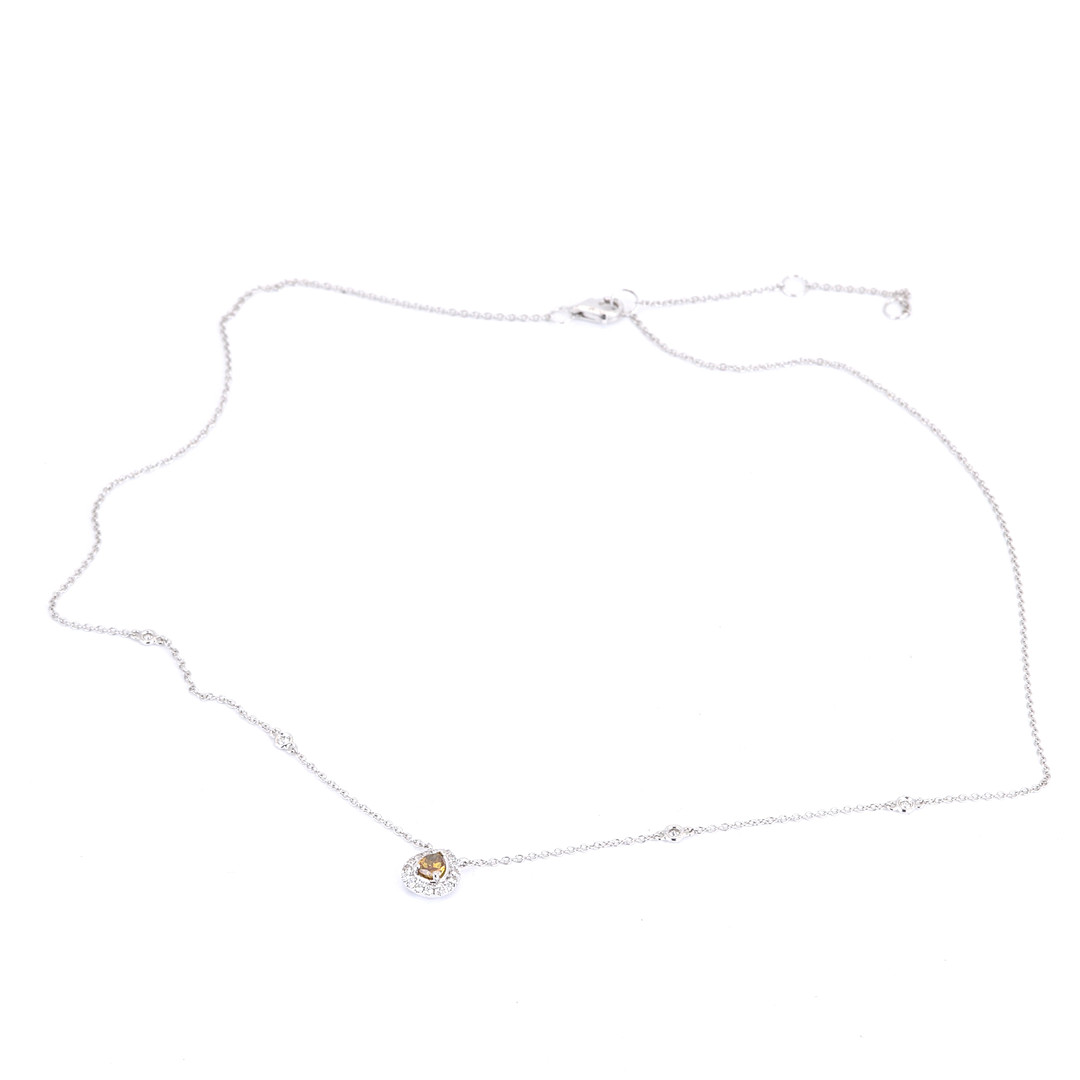 18CT WHITE GOLD DIAMOND SET NECKACLE.