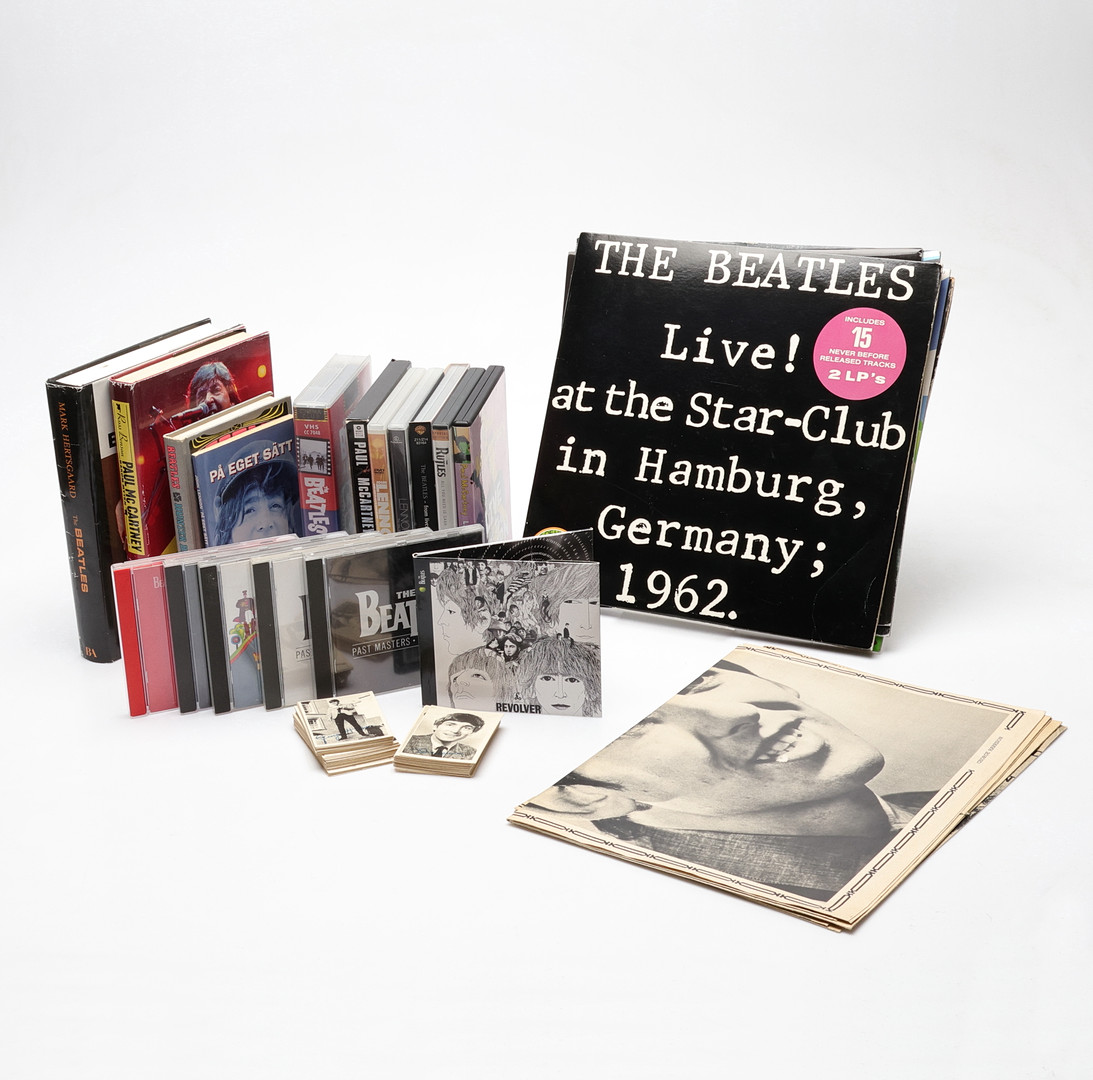 THE BEATLES. memorabilia, bl.a. samlarbilder och vinyl/lp skivor m.m.