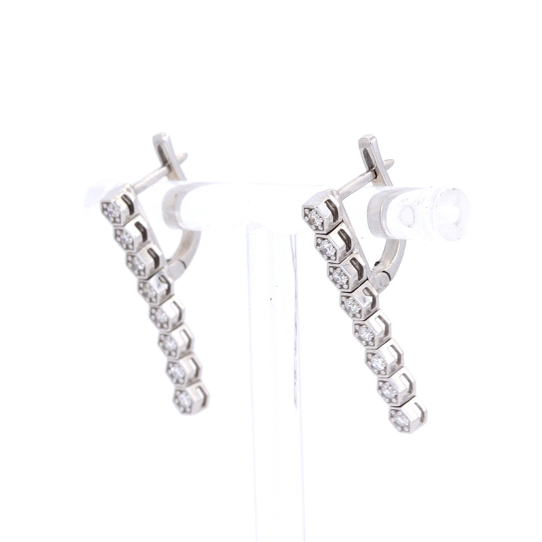 14CT WHITE GOLD DIAMOND SET DROP EARRINGS.