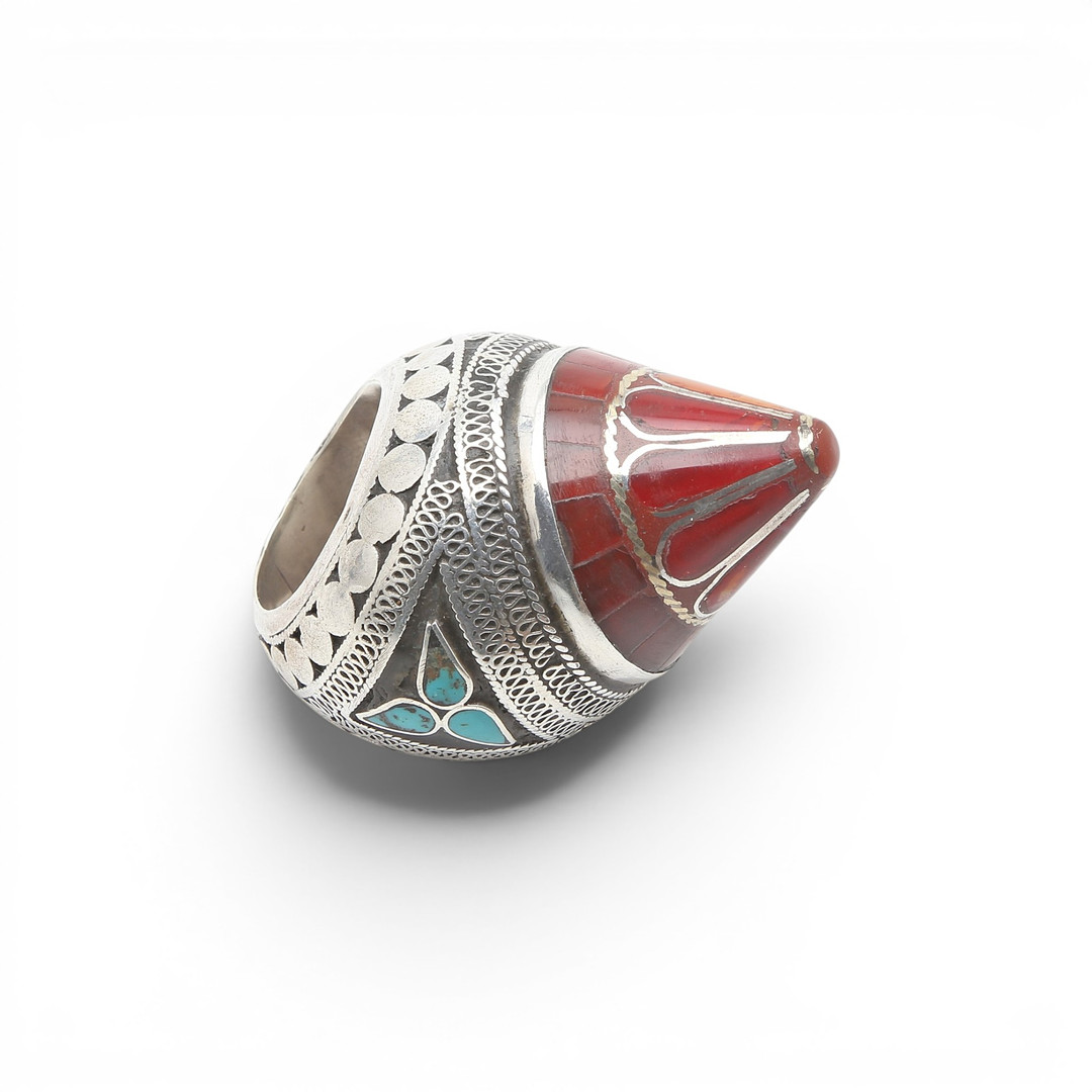 ProbablyTurkish silver ring with imitation carnelian agate, imitation turquoise and enamel, 20th Century.