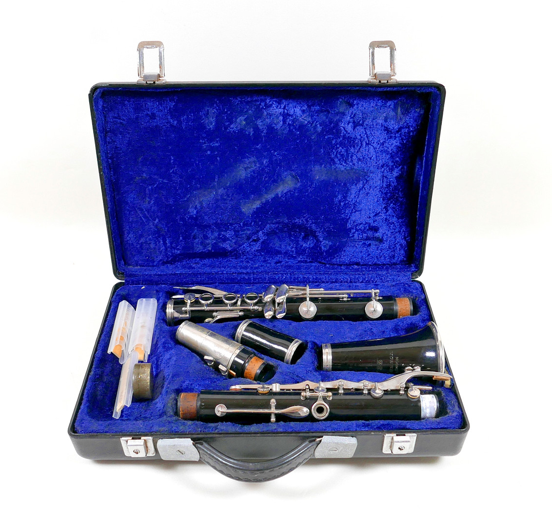 A BESSON LONDON CLARINET AND CASE.