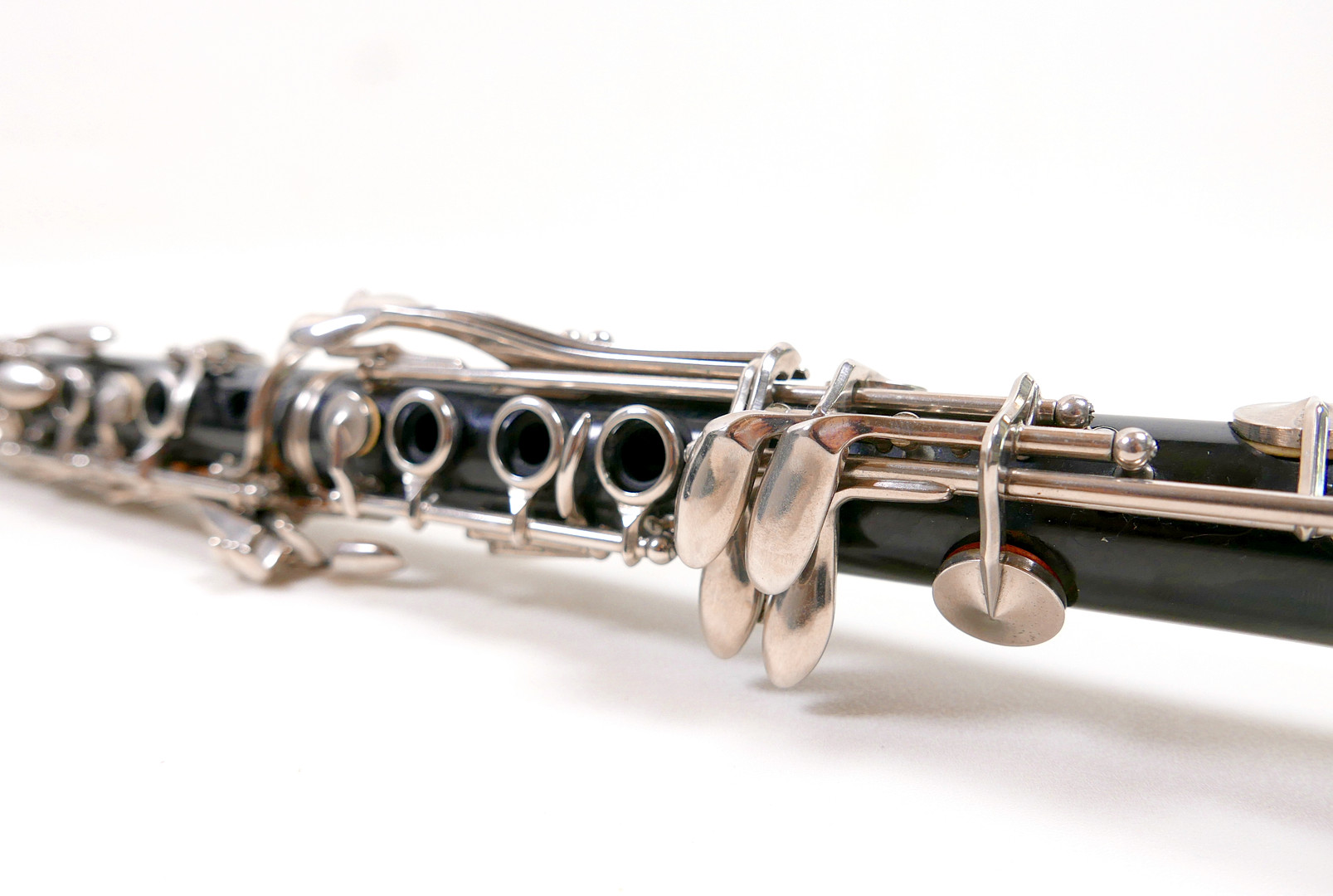 A BESSON LONDON CLARINET AND CASE.