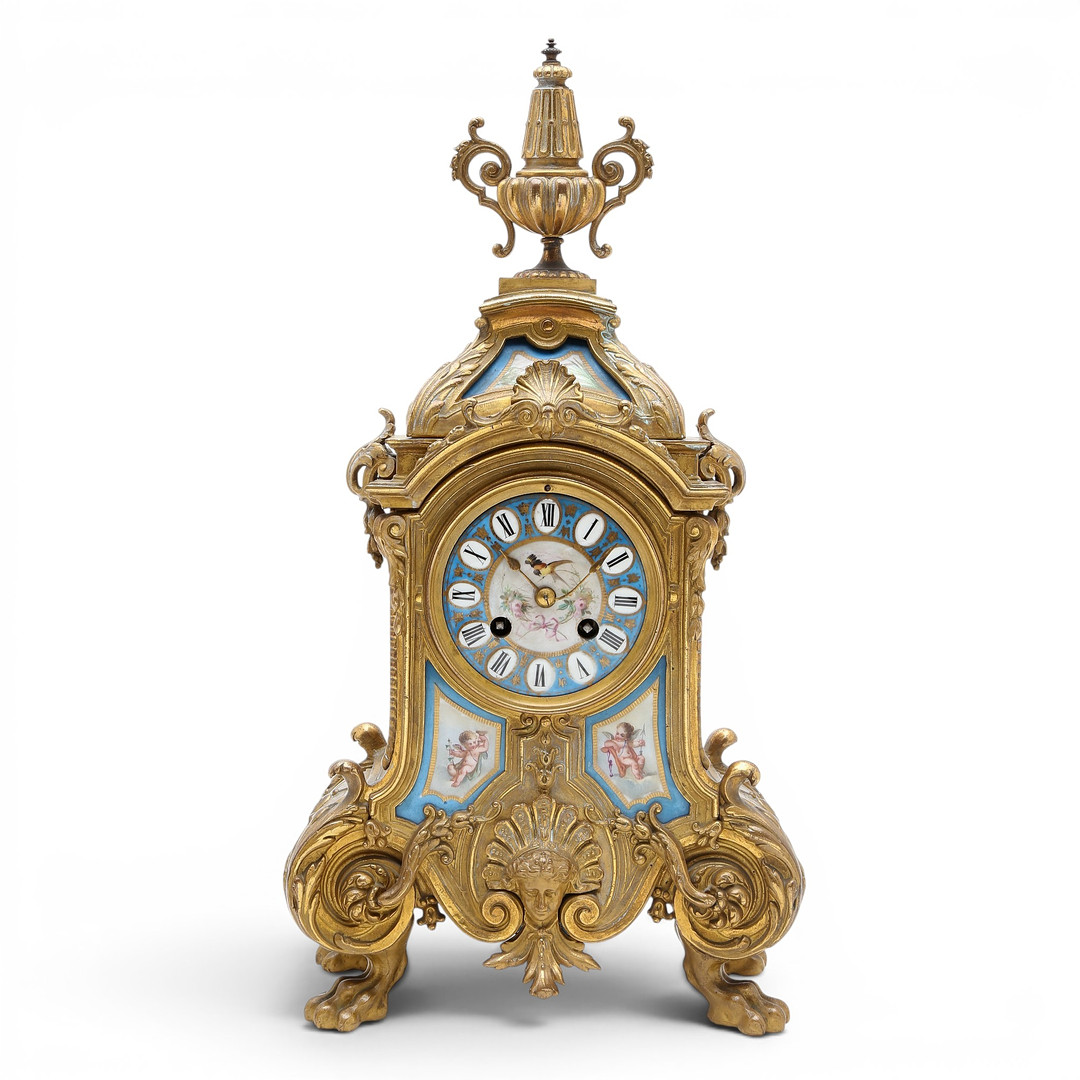 Napoleon III mantel clock in gilt bronze and Sèvres-style "bleu céleste" porcelain, late 19th century.