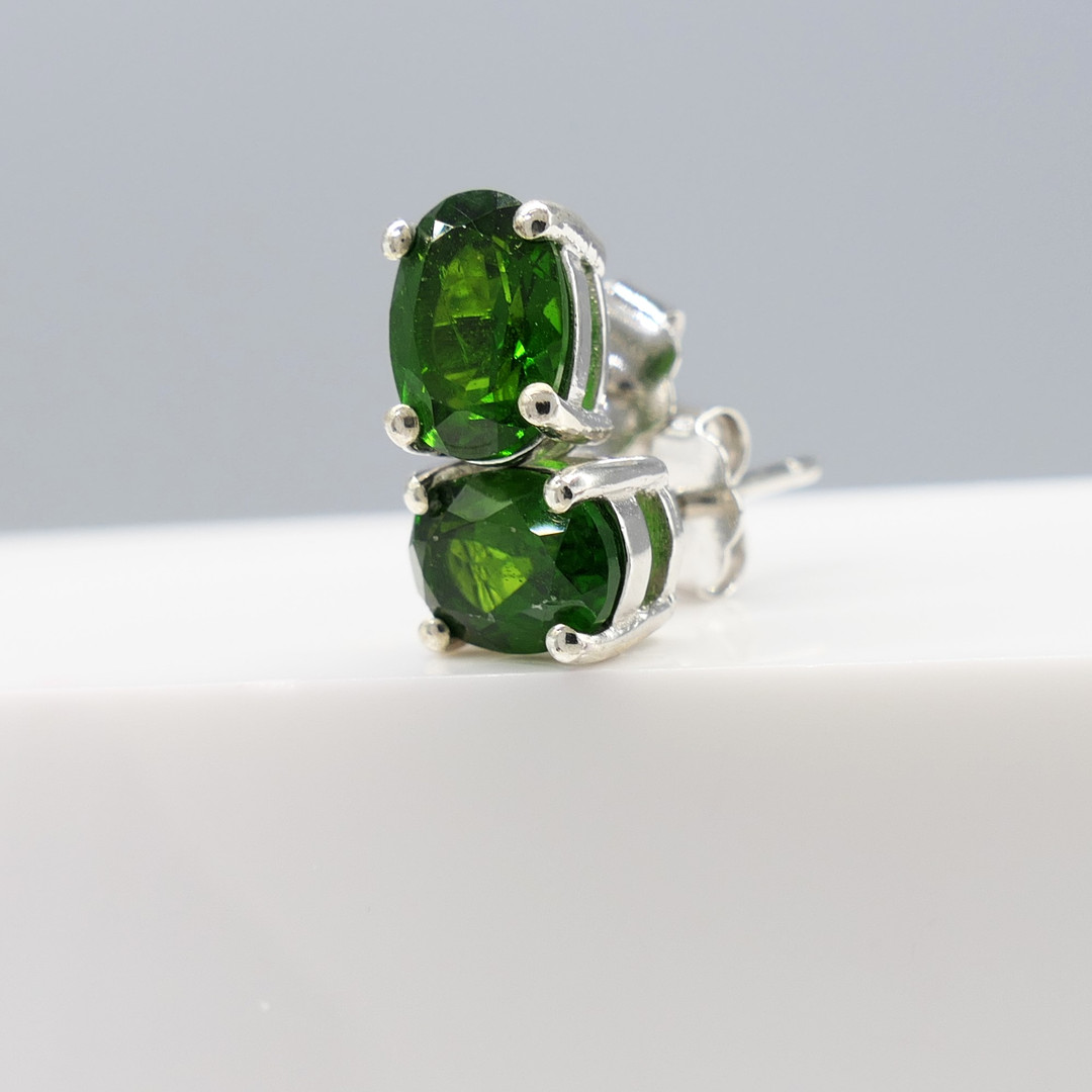 CHROME DIOPSIDE silver studs.