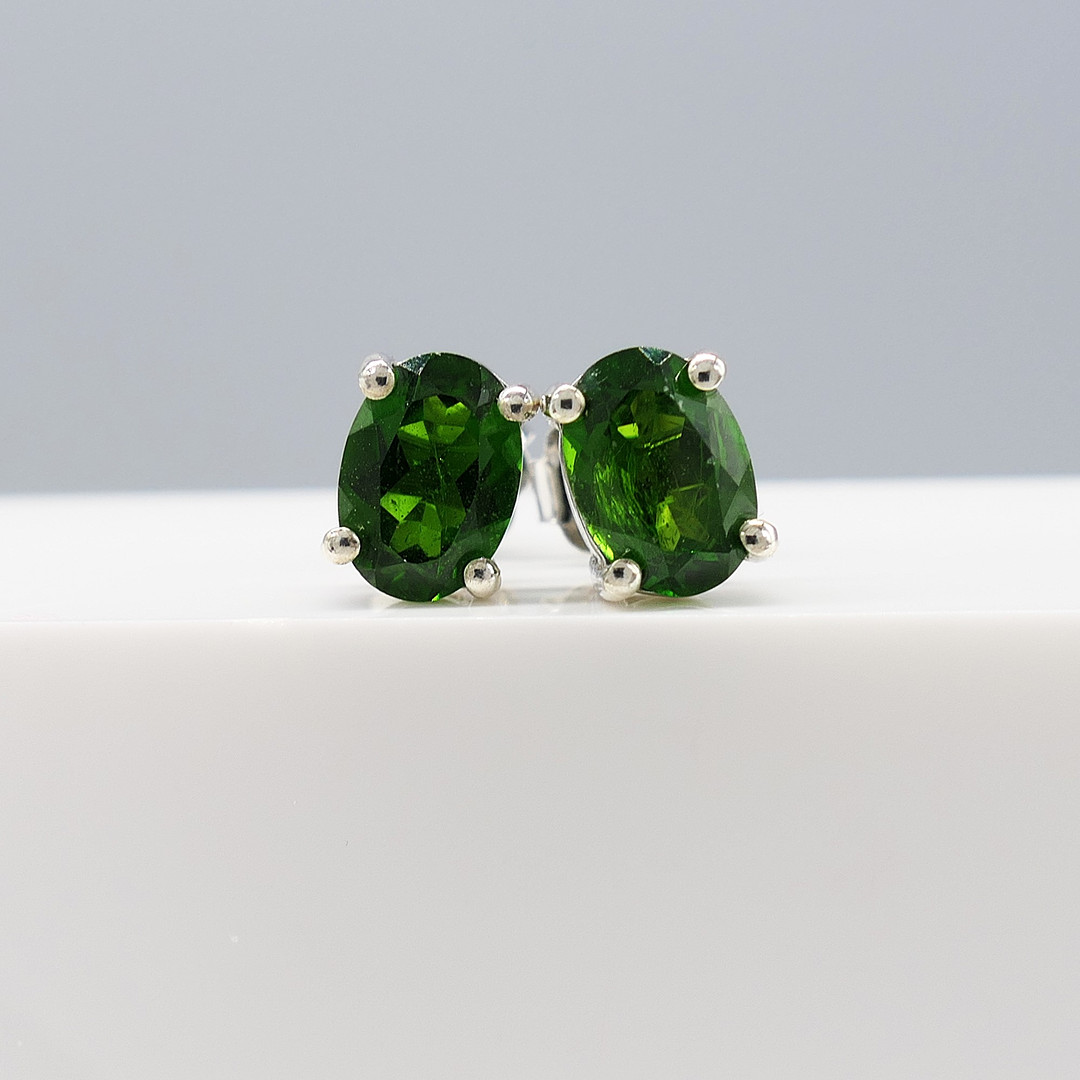 CHROME DIOPSIDE silver studs.