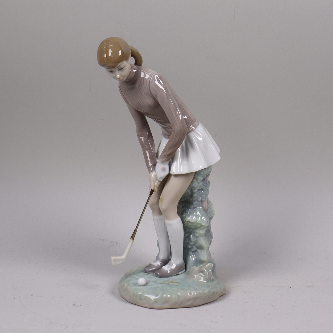 VICENTE MARTINEZ. figurin, "Golf Player Woman", Lladro, Spanien, porslin.