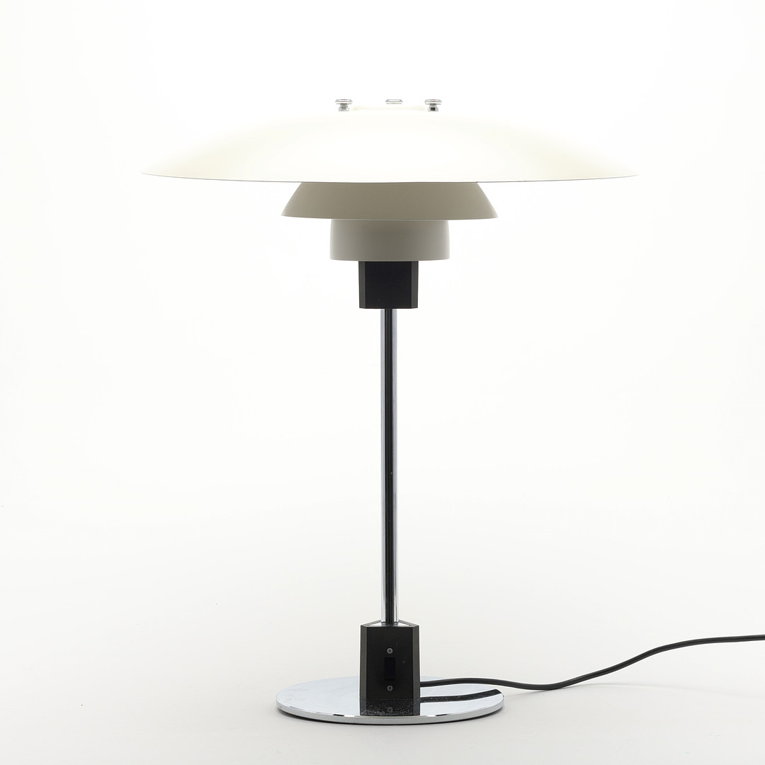 POUL HENNINGSEN. Bordslampa, Louis Poulsen, modell 127094, samtida tillverkning.