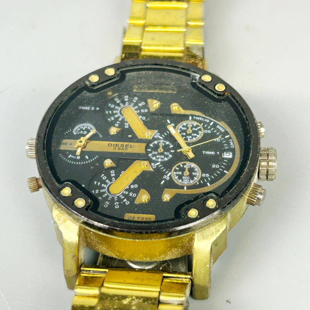 DIESEL WRISTWATCH.