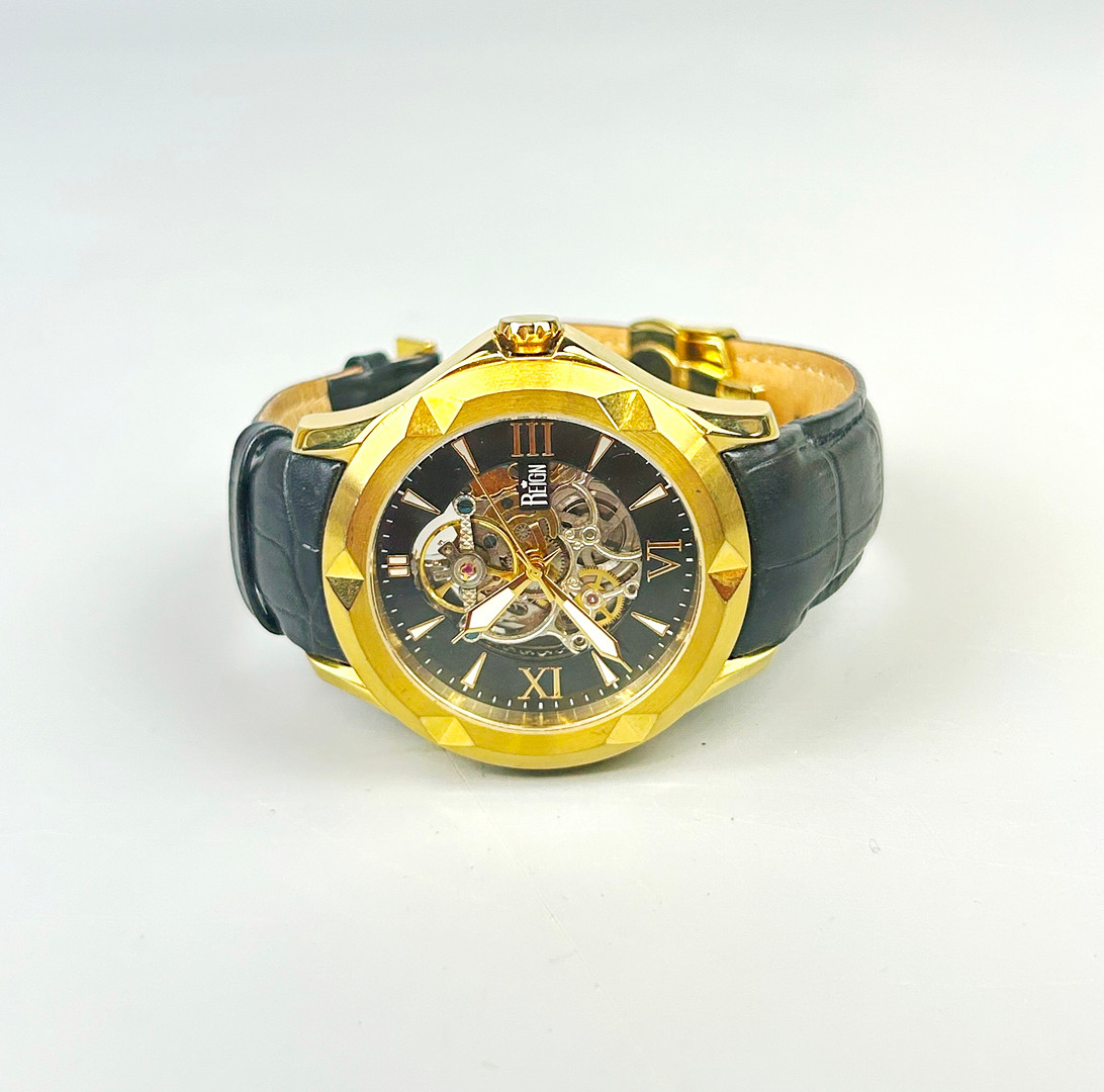 REIGN SKELETON WRISTWATCH.