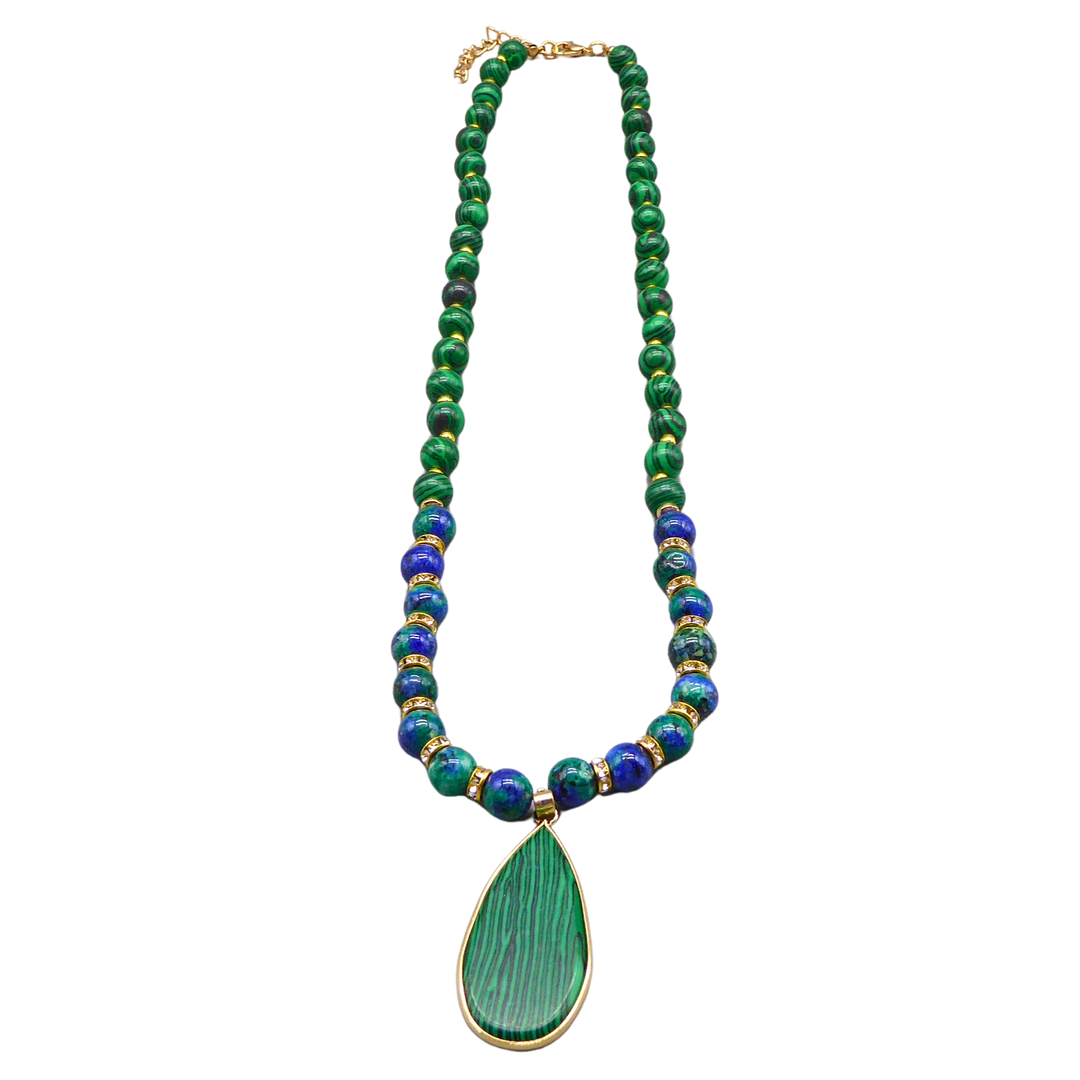 KETTE AUS MALACHITE UND LAPISLAZULI.