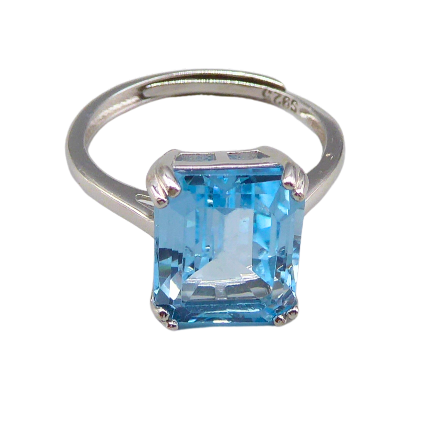 925ER SILBERRING MIT NATÜRLICHEM BLAU TOPAS VON 5,61 CT.