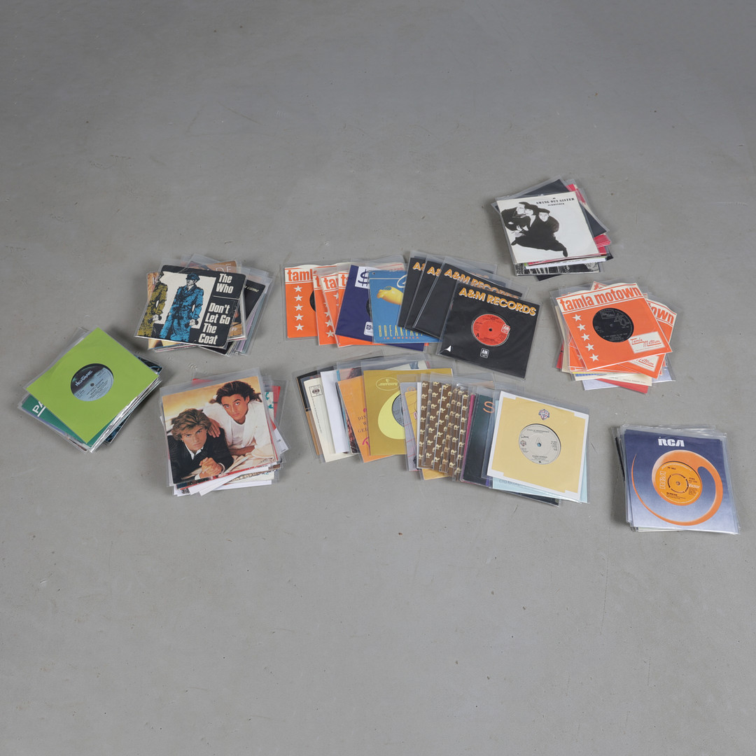 A COLLECTION OF 45'S (QTY).