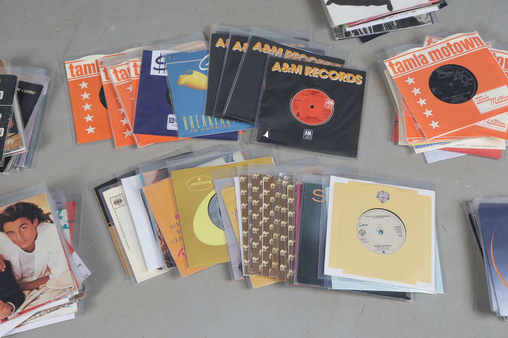 A COLLECTION OF 45'S (QTY).