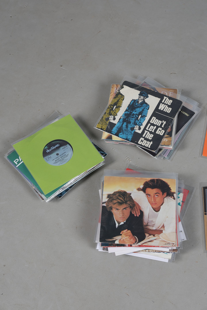 A COLLECTION OF 45'S (QTY).