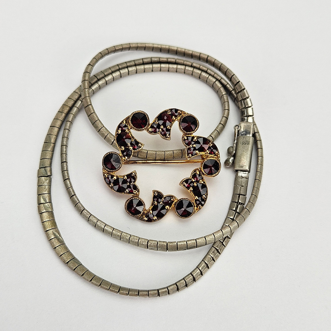 COLLIER OCH BROSCH, silver, 1900-tal.