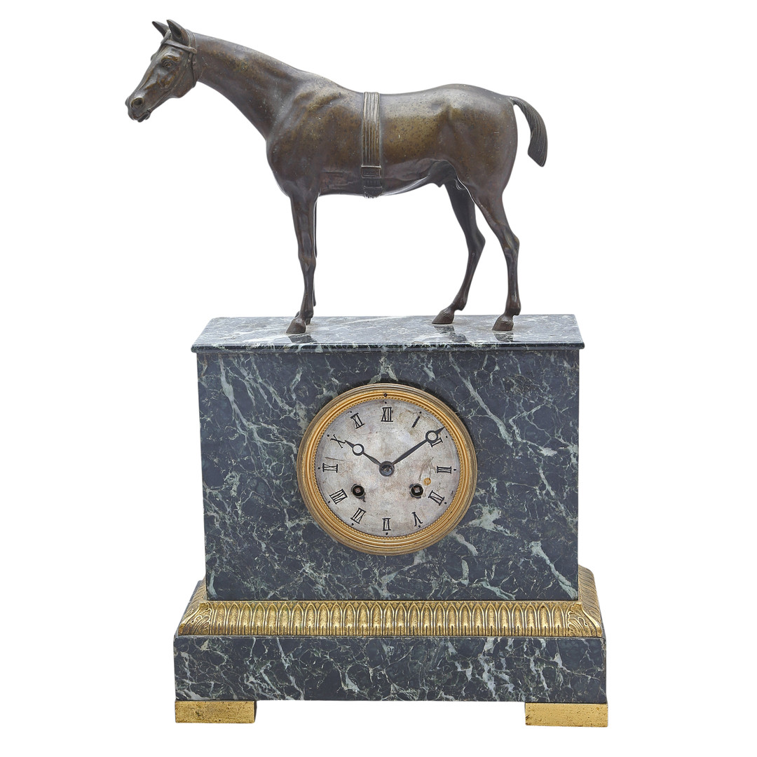 Napoleon III table clock in gilt bronze and marble, late 19th Century.