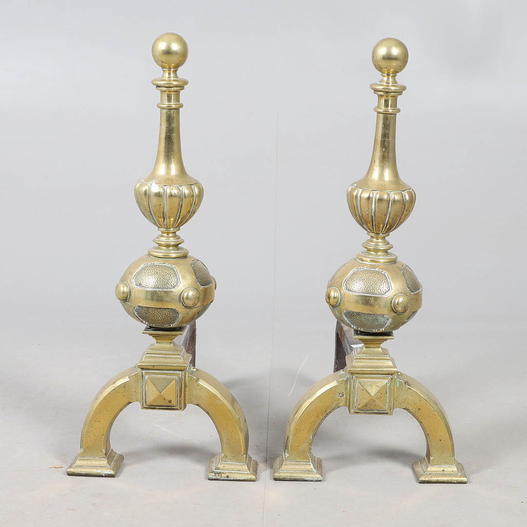 A PAIR OF BRASS ANDIRONS.