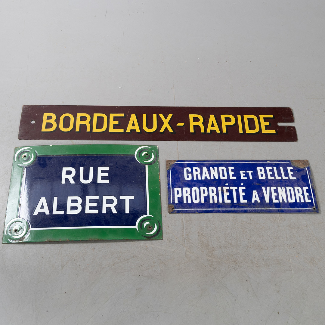 EMALJ/METALLSKYLTAR, 3 stycken, "Rue Albert" och "Grande et Belle", "Bordeaux-Rapide" 1900-tal.
