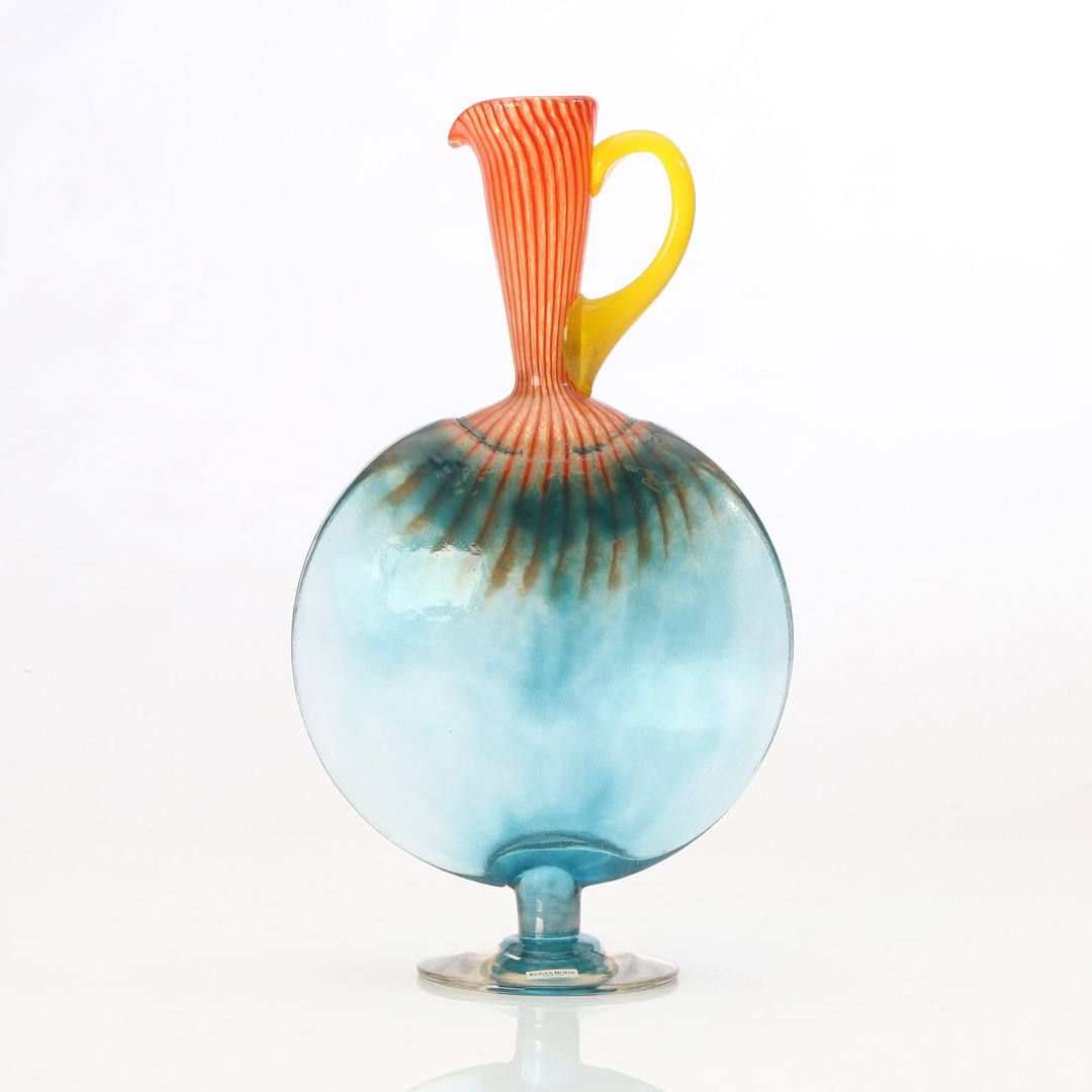 KJELL ENGMAN. KANNA. Konstglas. Kosta Boda. Osignerad, etikettmärkt.