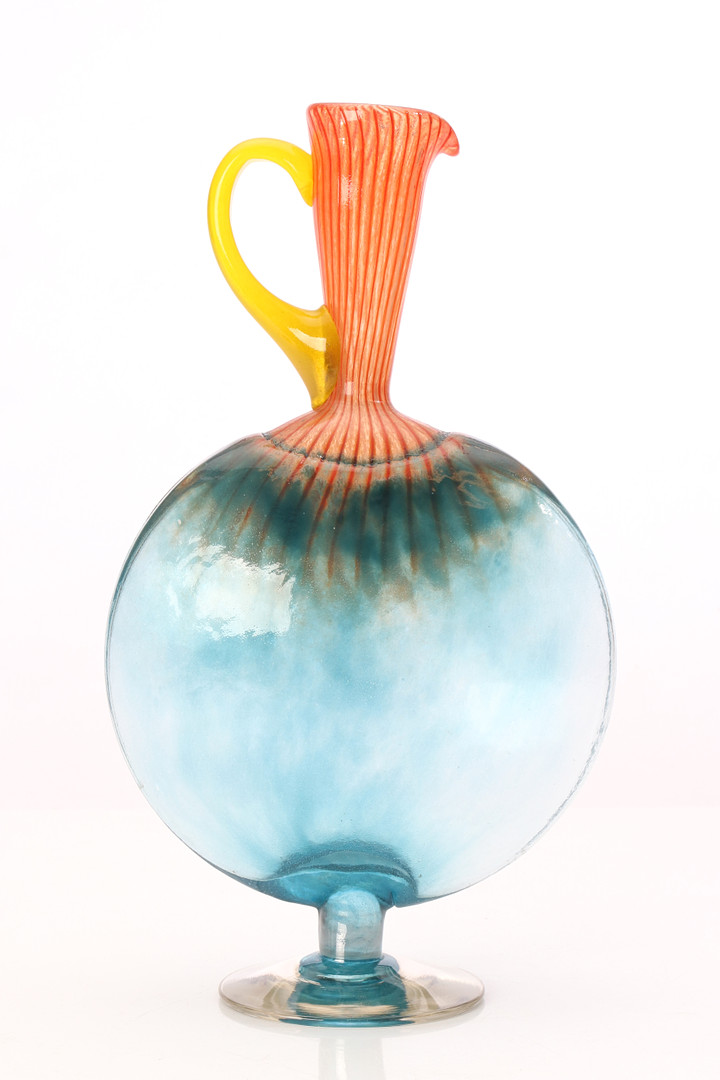 KJELL ENGMAN. KANNA. Konstglas. Kosta Boda. Osignerad, etikettmärkt.