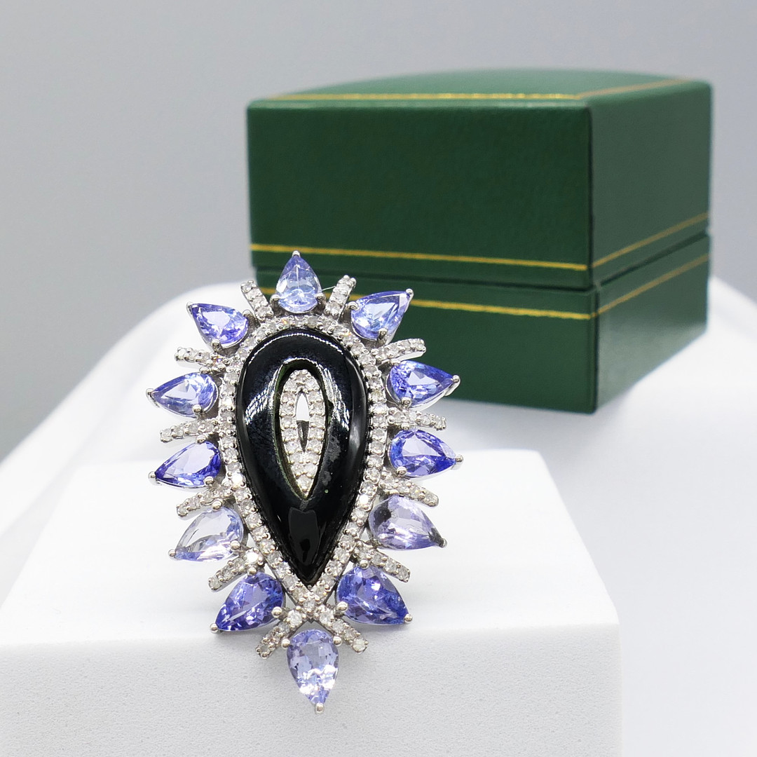 ONYX, TANZANITE & DIAMOND dress ring.