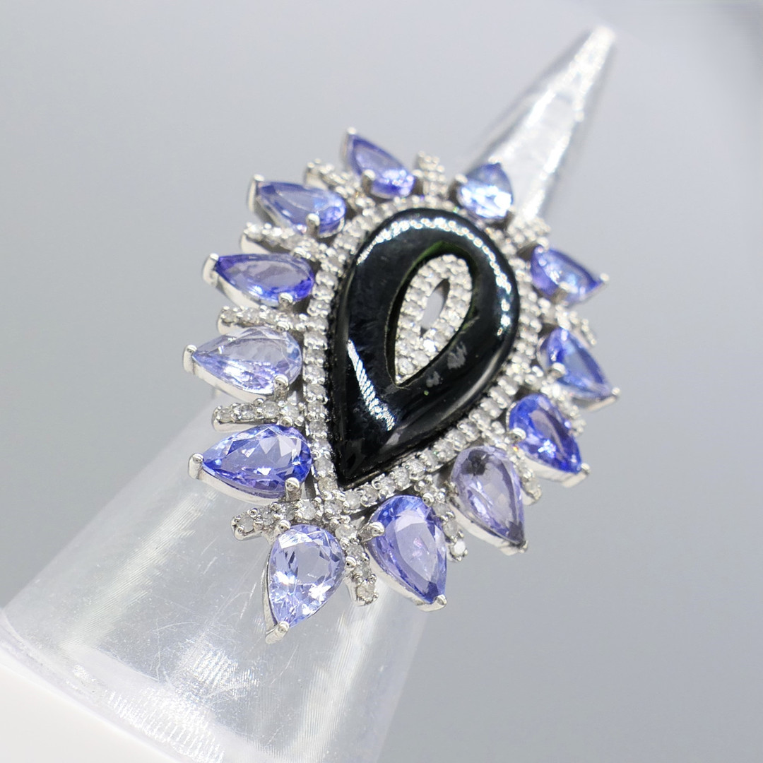 ONYX, TANZANITE & DIAMOND dress ring.