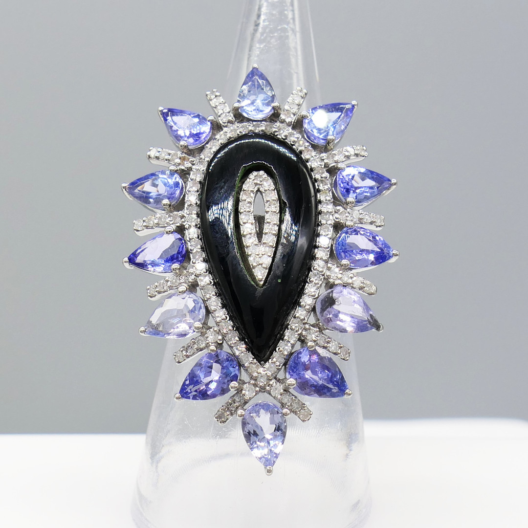 ONYX, TANZANITE & DIAMOND dress ring.