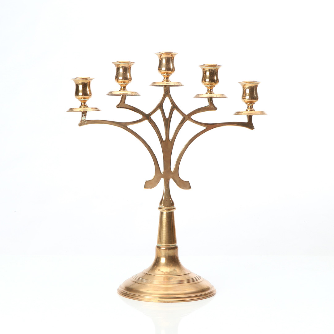 LJUSSTAKE. Mässing. Jugendstil, samtida tillverkning.