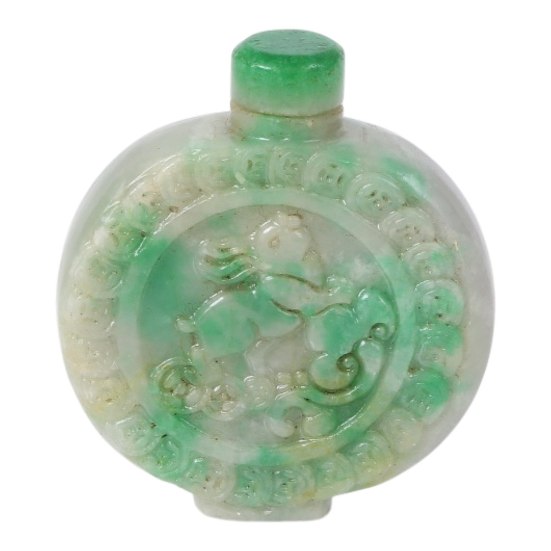 Kinesisk snusflaske af udskåret jade, 1800-tallet.