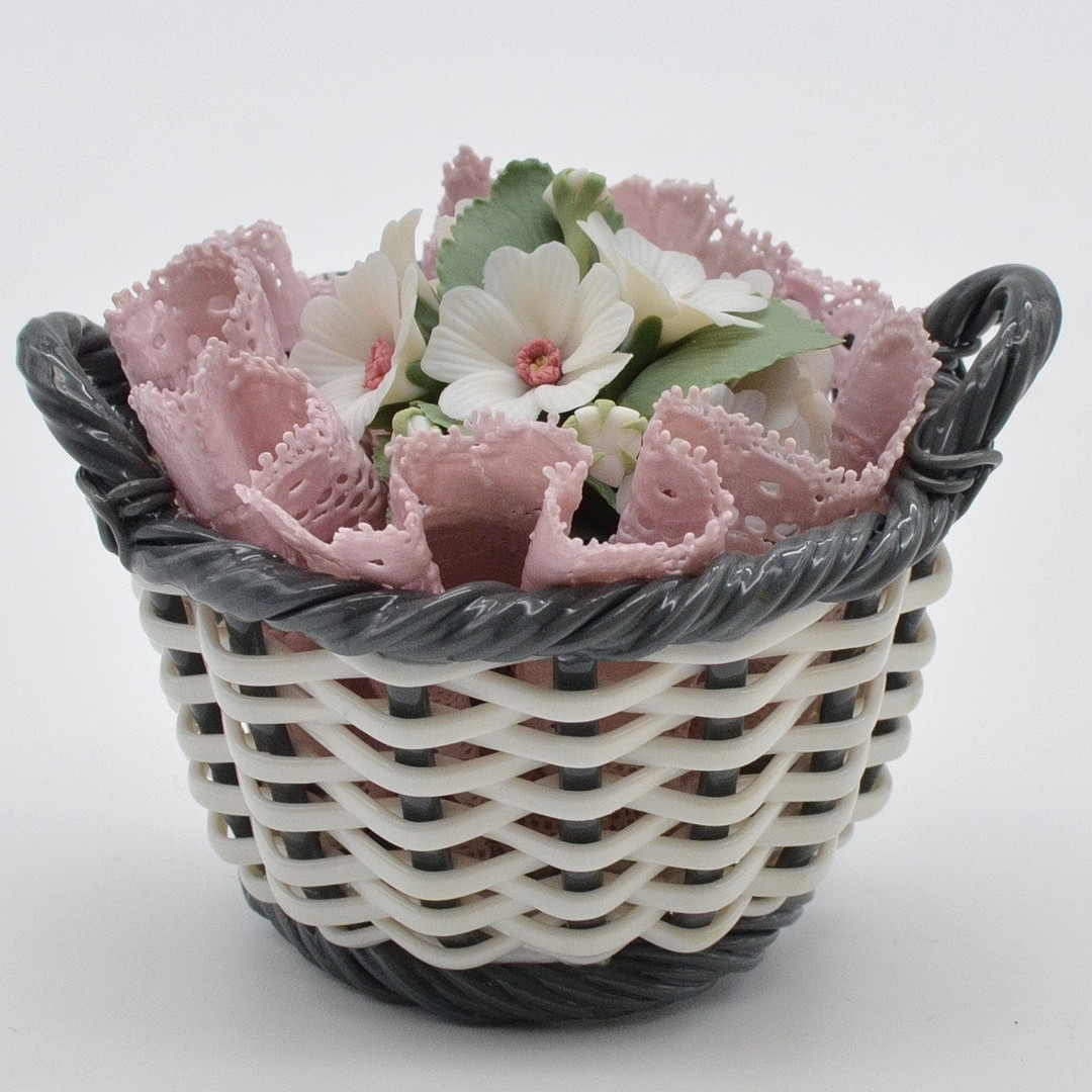 LLADRÓ, KORB MIT BLUMEN, AUS DER SERIE "CAPRICHOS", PORZELLAN, HANDGEMACHT, VINTAGE.