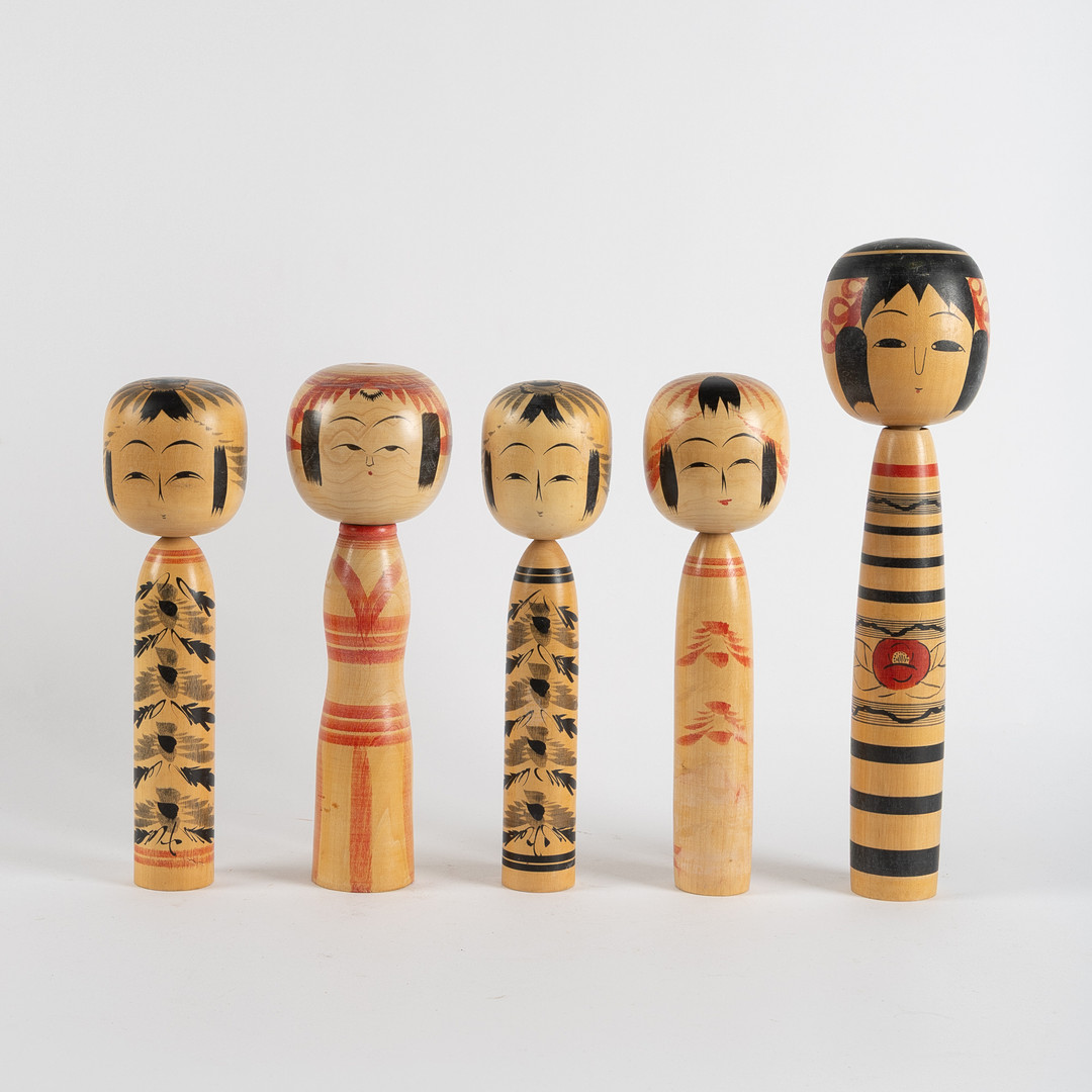 KOKESHI, 5 dockor, delvis, Japan, 1900-tal.