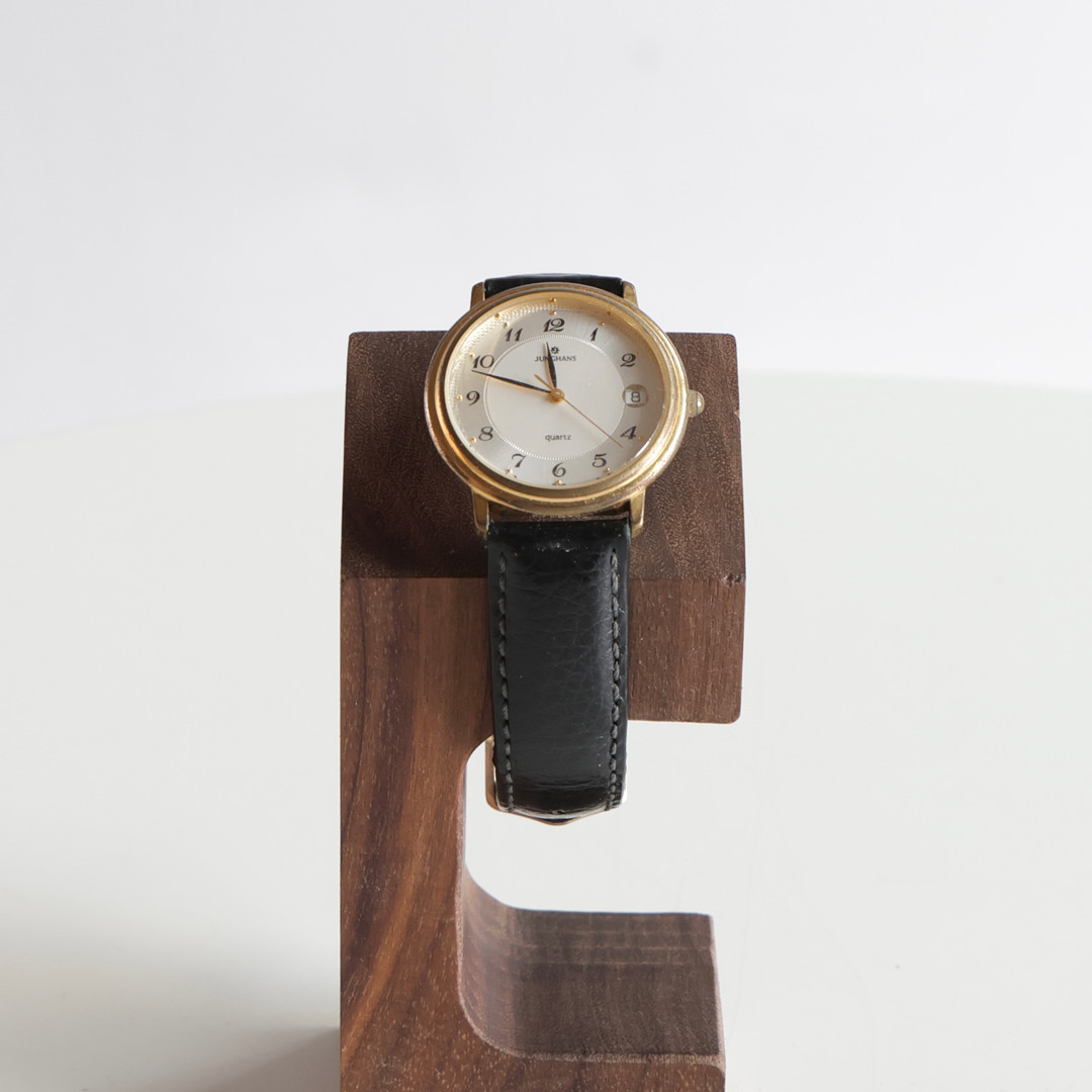 JUNGHANS. Armbåndsur, quartz med dato, vandafvisende 30 meter.