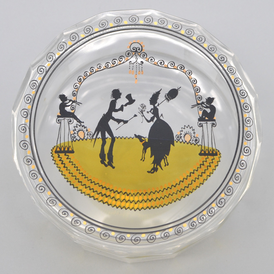 ADOLF BECKERT. ZIERDOSE, GLAS, HOCHZEITSMOTIV, GOLD- UND SCHWARZLOTMALEREI, FÜR GLASFACHSCHULE STEINSCHÖNAU, UM 1915-1920.