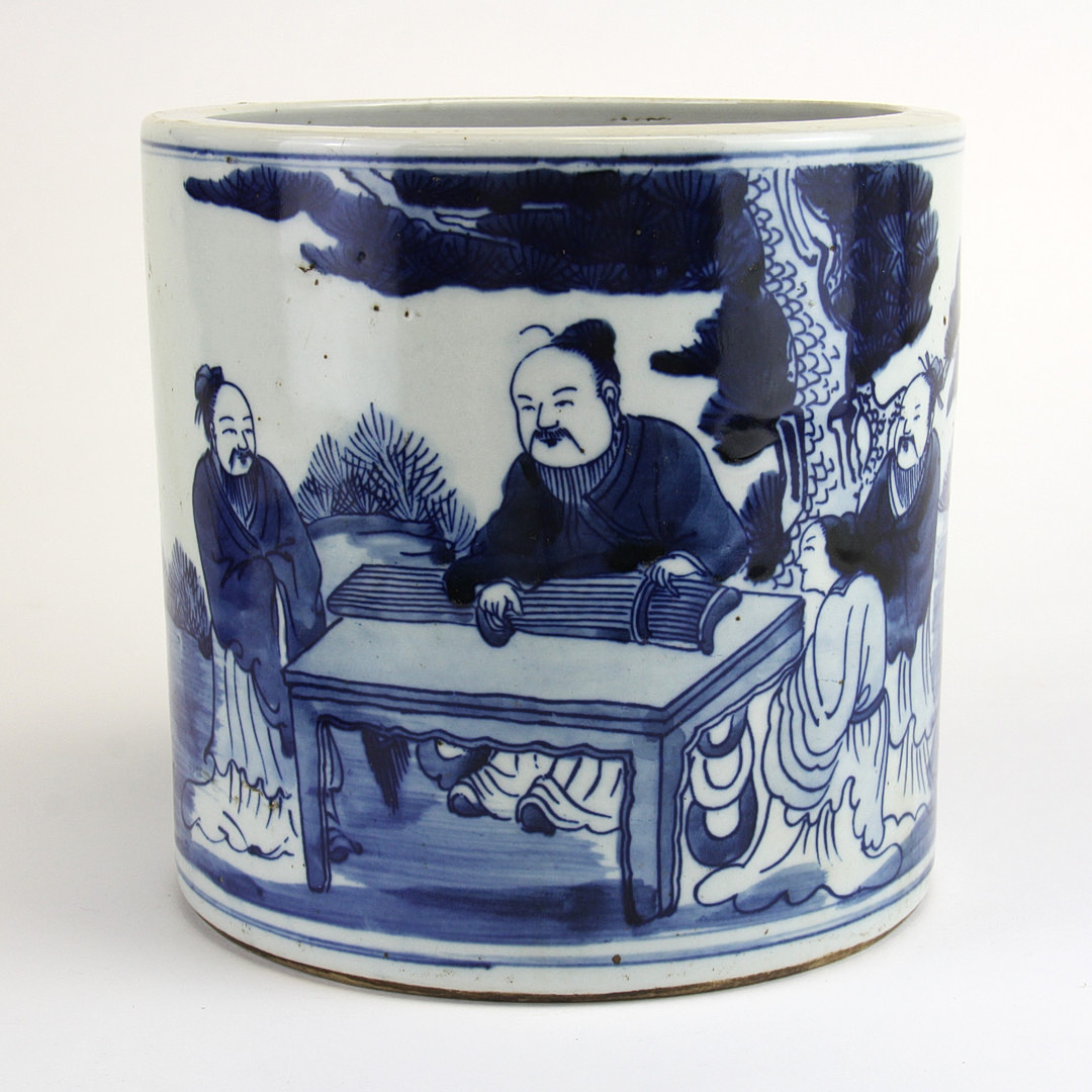 CHINESE HAND-PAINTED BRUSH POT.