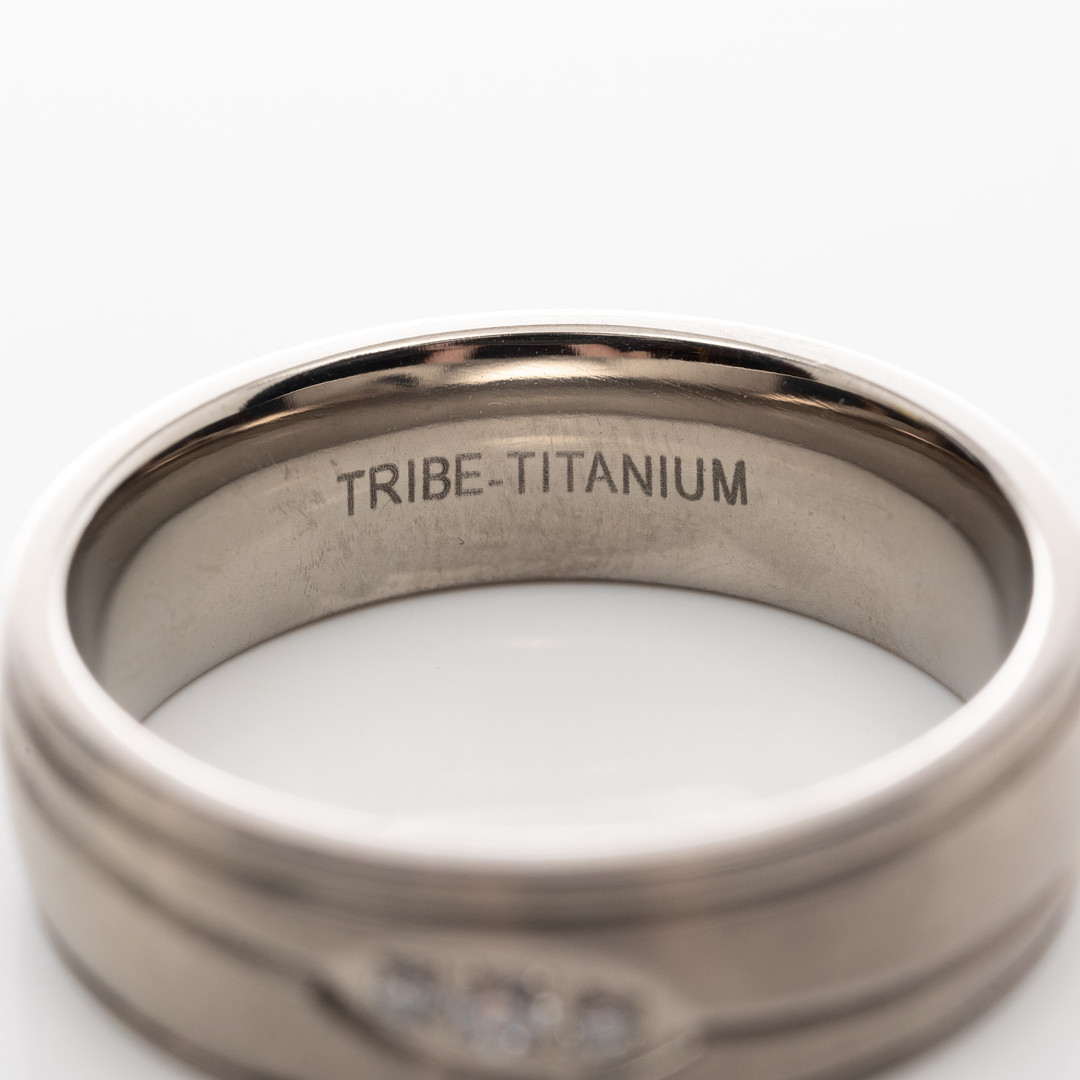RINGAR, 4 st, Titan, Cubic Zirkon.