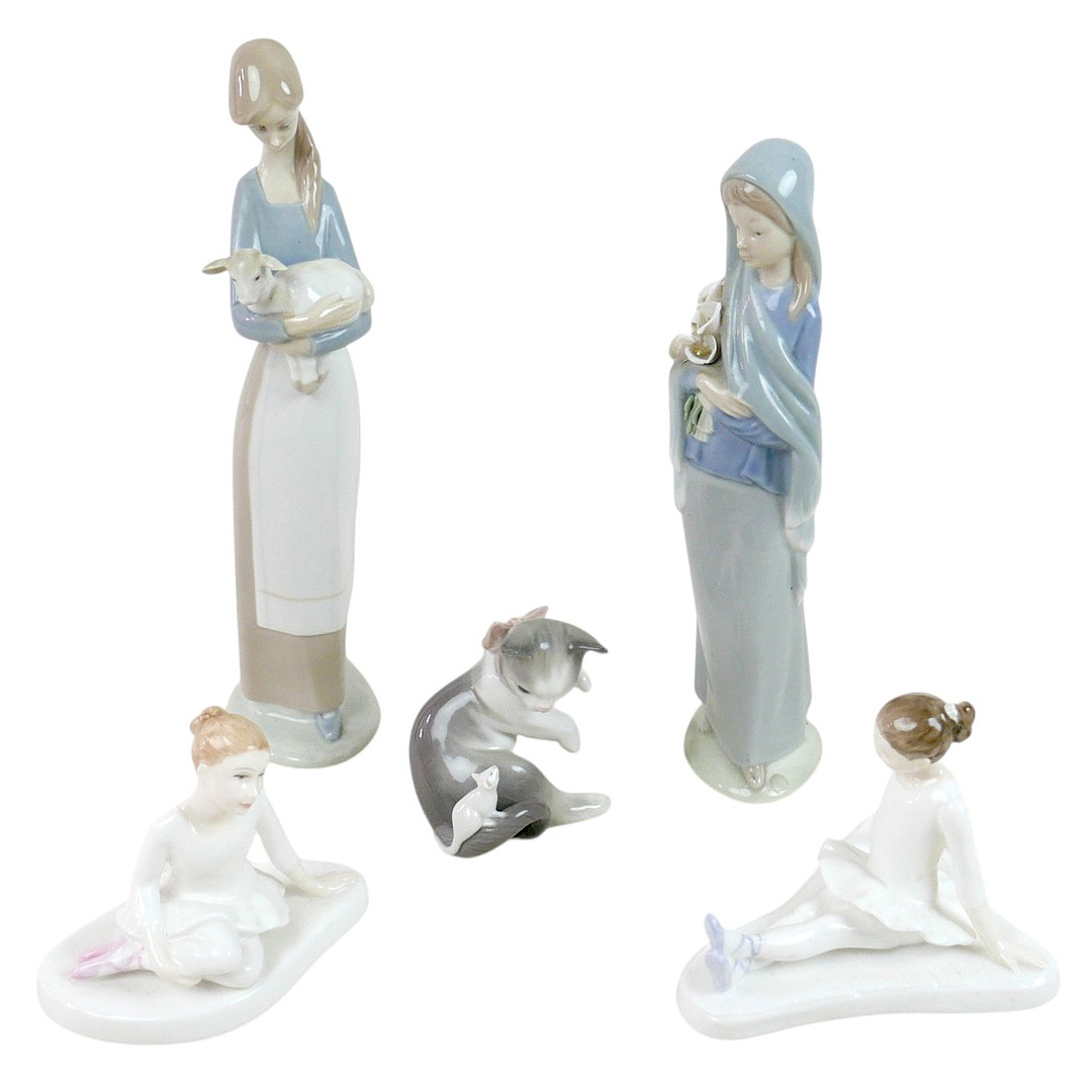 FIVE ROYAL DOULTON AND LLADRO FIGURINES.