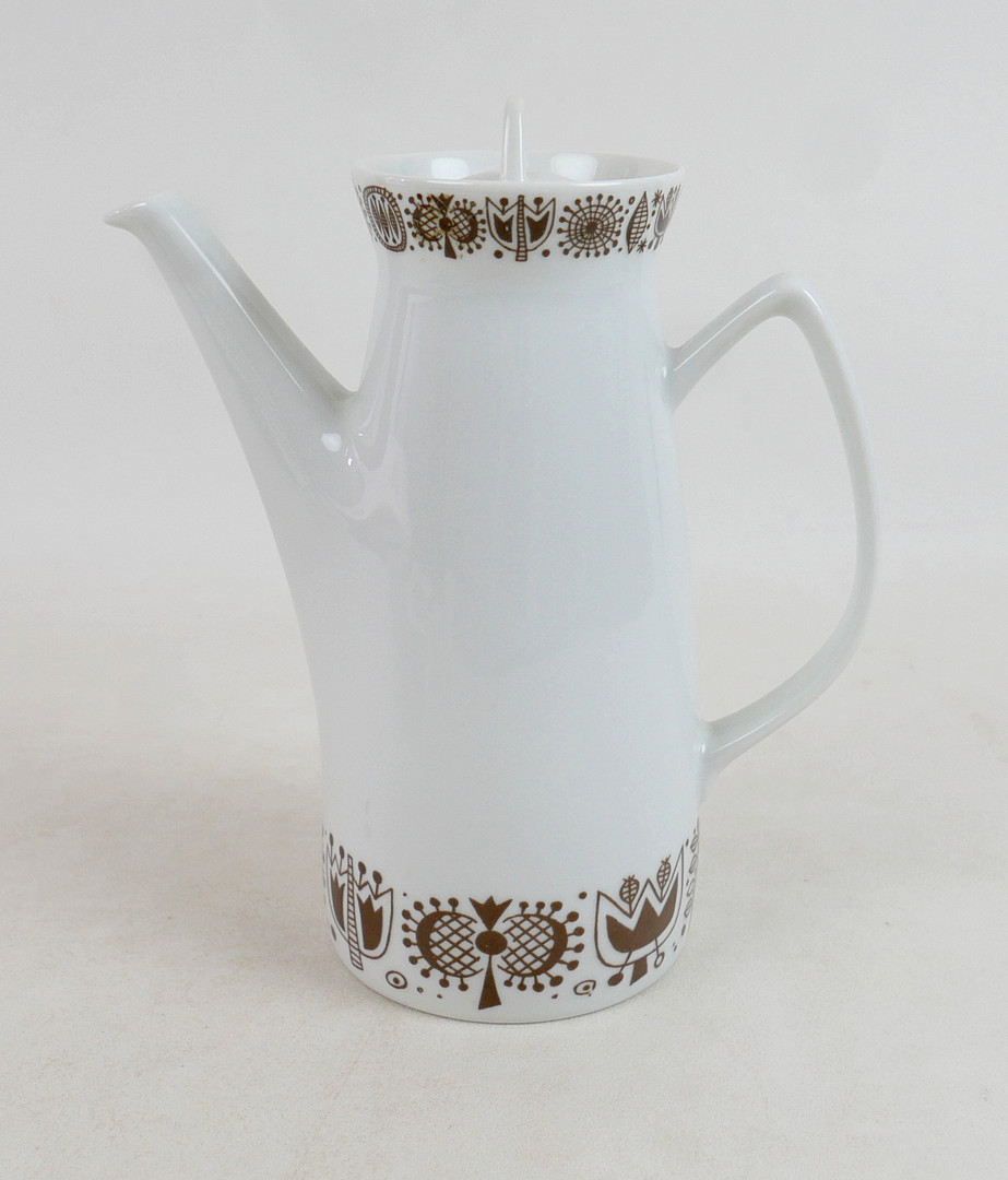 A PORSGRUND FOURTEEN PIECE COFFEE SET.