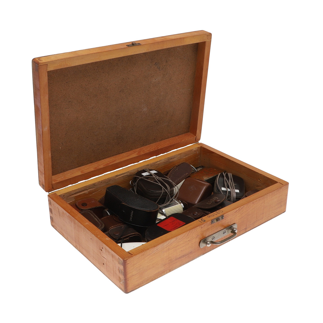 COLLECTION OF LIGHT AND EXPOSURE METERS WITH VIEWFINDERS.