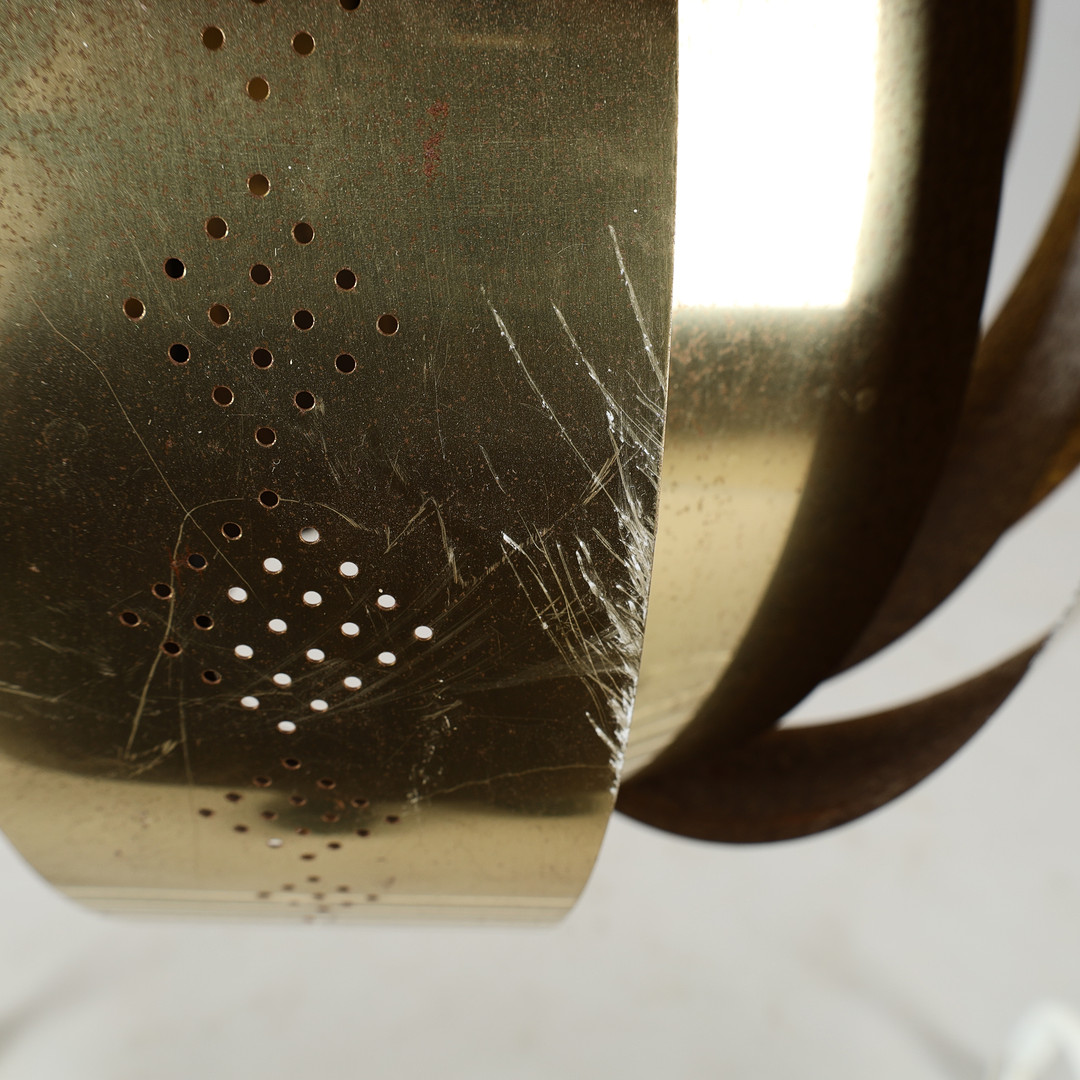 Loftslampe/pendel af messing med perforeringer, 1900-tallets anden halvdel.