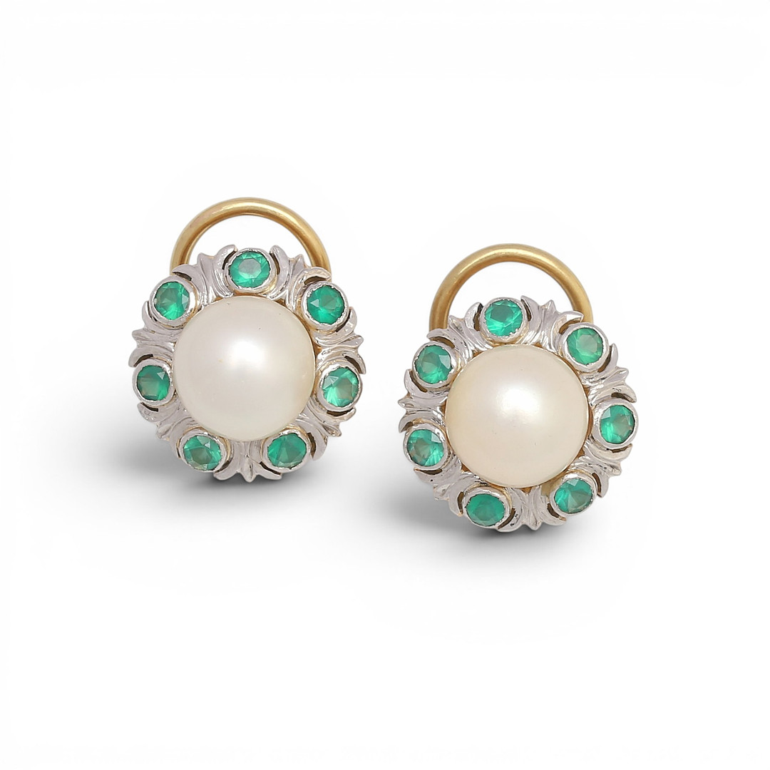 Pearls and chrysoprases rosette earrings, mid 20th Century.