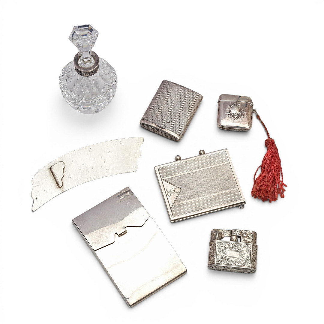Various silver objects.