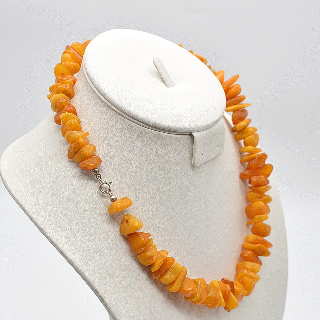 COLLIER AUS BUTTERSCOTCH BERNSTEIN, GROSSE STEINSTÜCKE, CA. 50CM, VINTAGE.