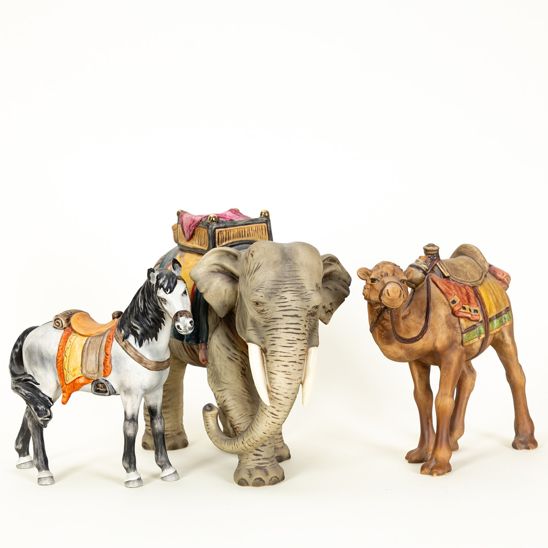 GOEBEL. Großer Elefant, ein Pferd und ein Kamel aus der Serie ´Die Heiligen Drei Könige`, Roedenthal, 1980er Jahre (3).