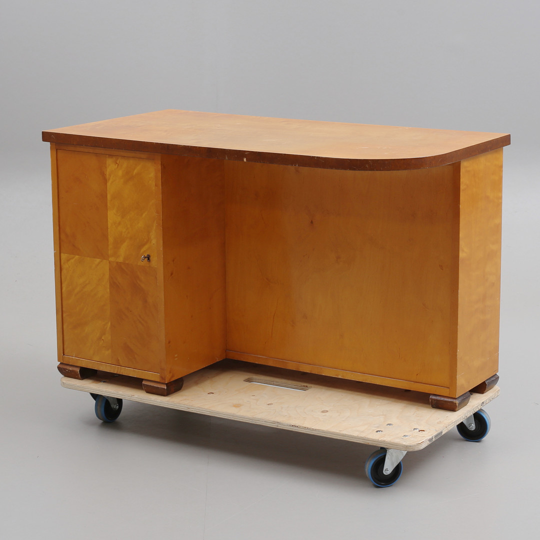 SKRIVBORD med BOKHYLLA, björk, 1900-talets första hälft.